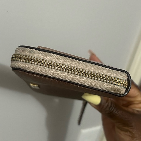 KATE SPADE | Rose Gold Wallet - Picture 6 of 7